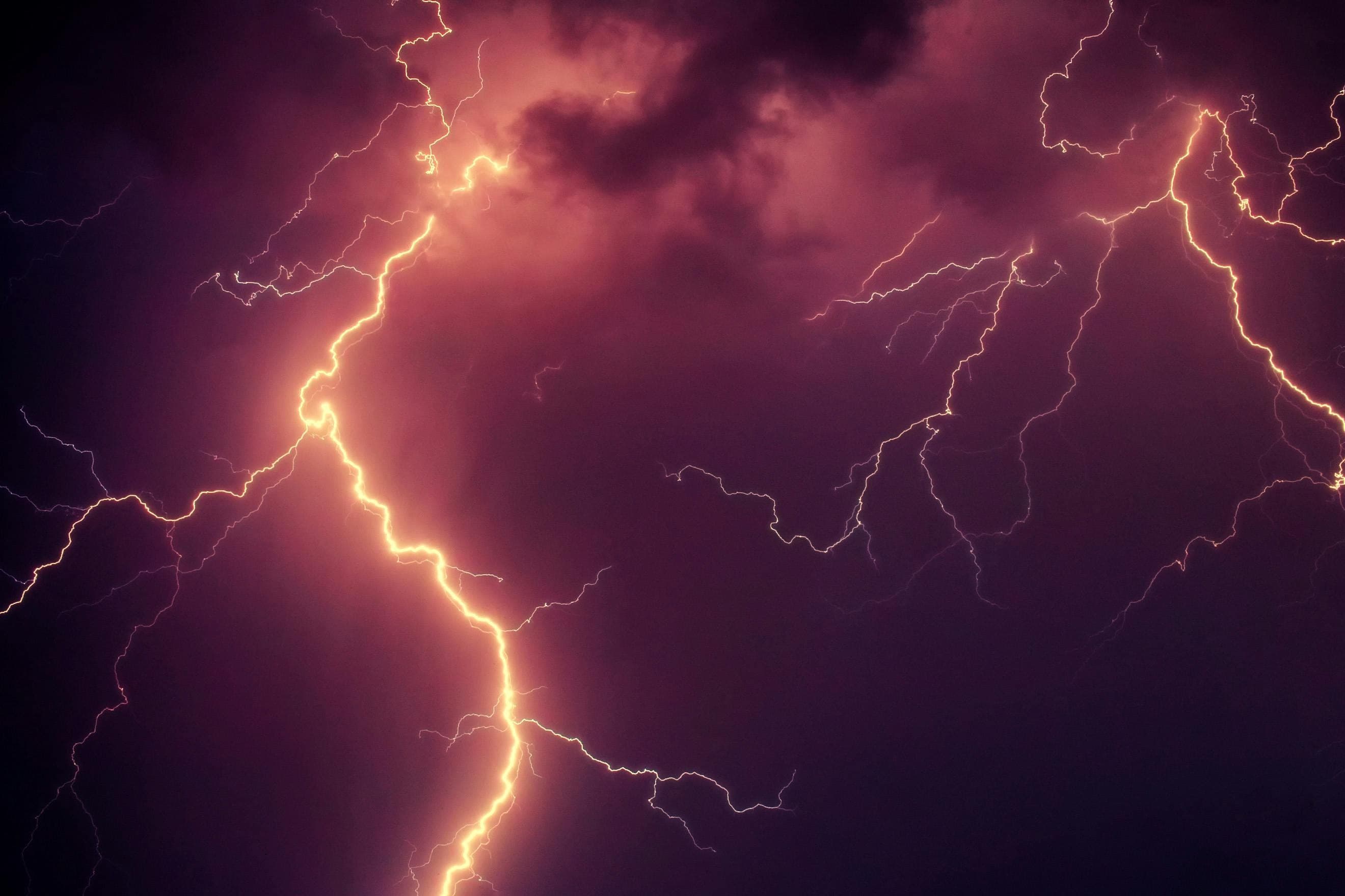 Feriado tem alerta para risco de tempestade no Centro-Sul do país e tempo seco no Nordeste