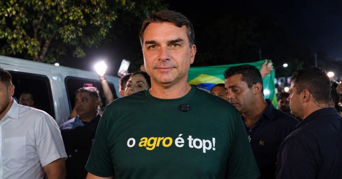 Flávio Bolsonaro tem 62% em cidade do agro que desafia domínio do PT na Bahia